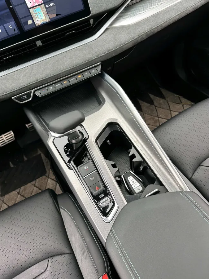 2023 Geely Preface 2.0T 190HP L4 7DCT,autocango,china used car exporter,china ev exporter,chinese used car exporter,chinese used ev exporter