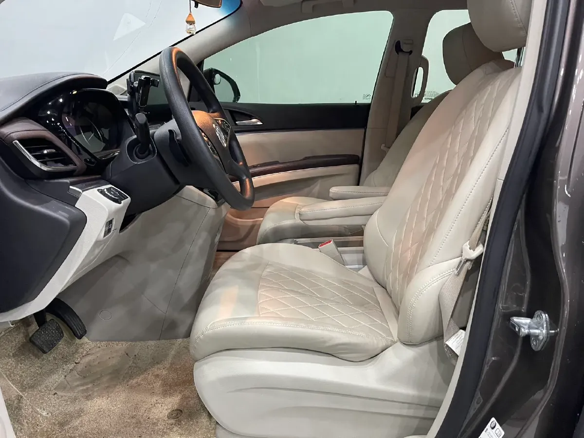 2023 Buick GL8 2.0T 237HP L4 9AT,autocango,china used car exporter,china ev exporter,chinese used car exporter,chinese used ev exporter