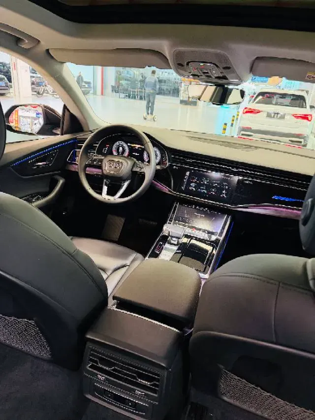 2021 Audi Q8 2.0T 245HP L4 8AT,autocango,china used car exporter,china ev exporter,chinese used car exporter,chinese used ev exporter