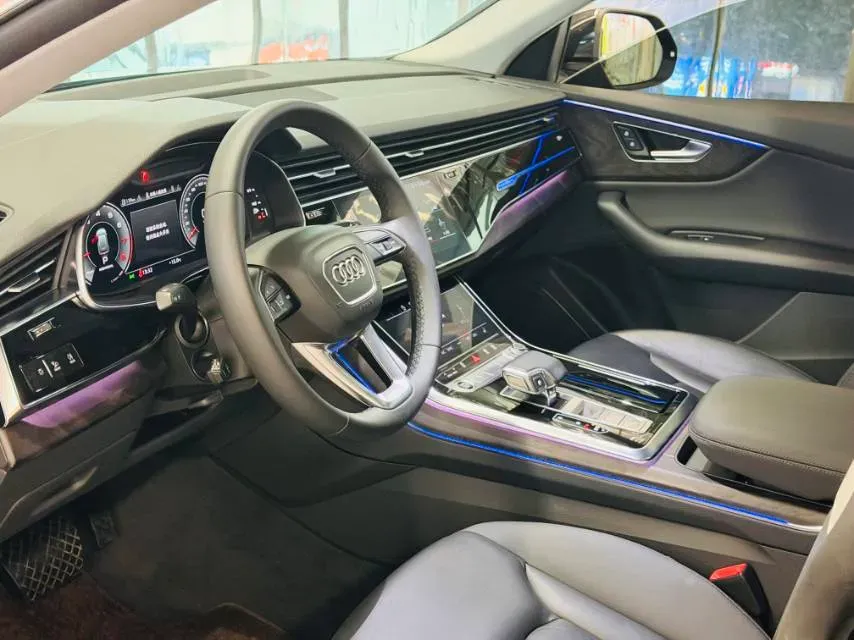 2021 Audi Q8 2.0T 245HP L4 8AT,autocango,china used car exporter,china ev exporter,chinese used car exporter,chinese used ev exporter