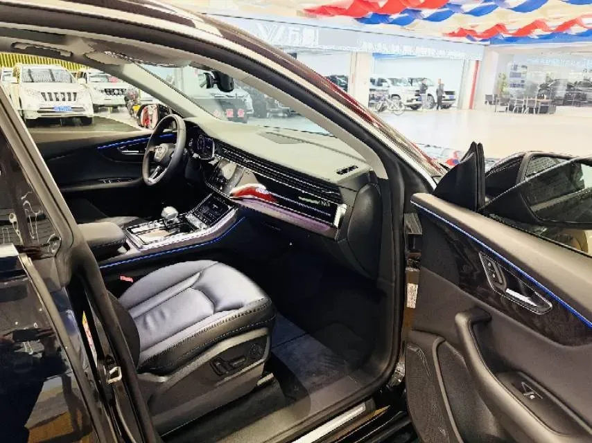 2021 Audi Q8 2.0T 245HP L4 8AT,autocango,china used car exporter,china ev exporter,chinese used car exporter,chinese used ev exporter