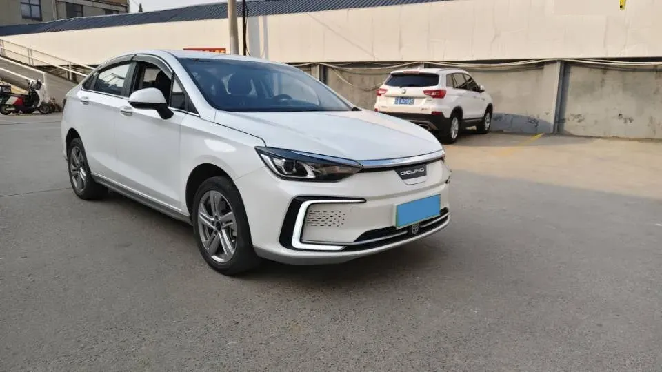2022 Bestune B70 2.0T 224HP L4 6AT,autocango,china used car exporter,china ev exporter,chinese used car exporter,chinese used ev exporter