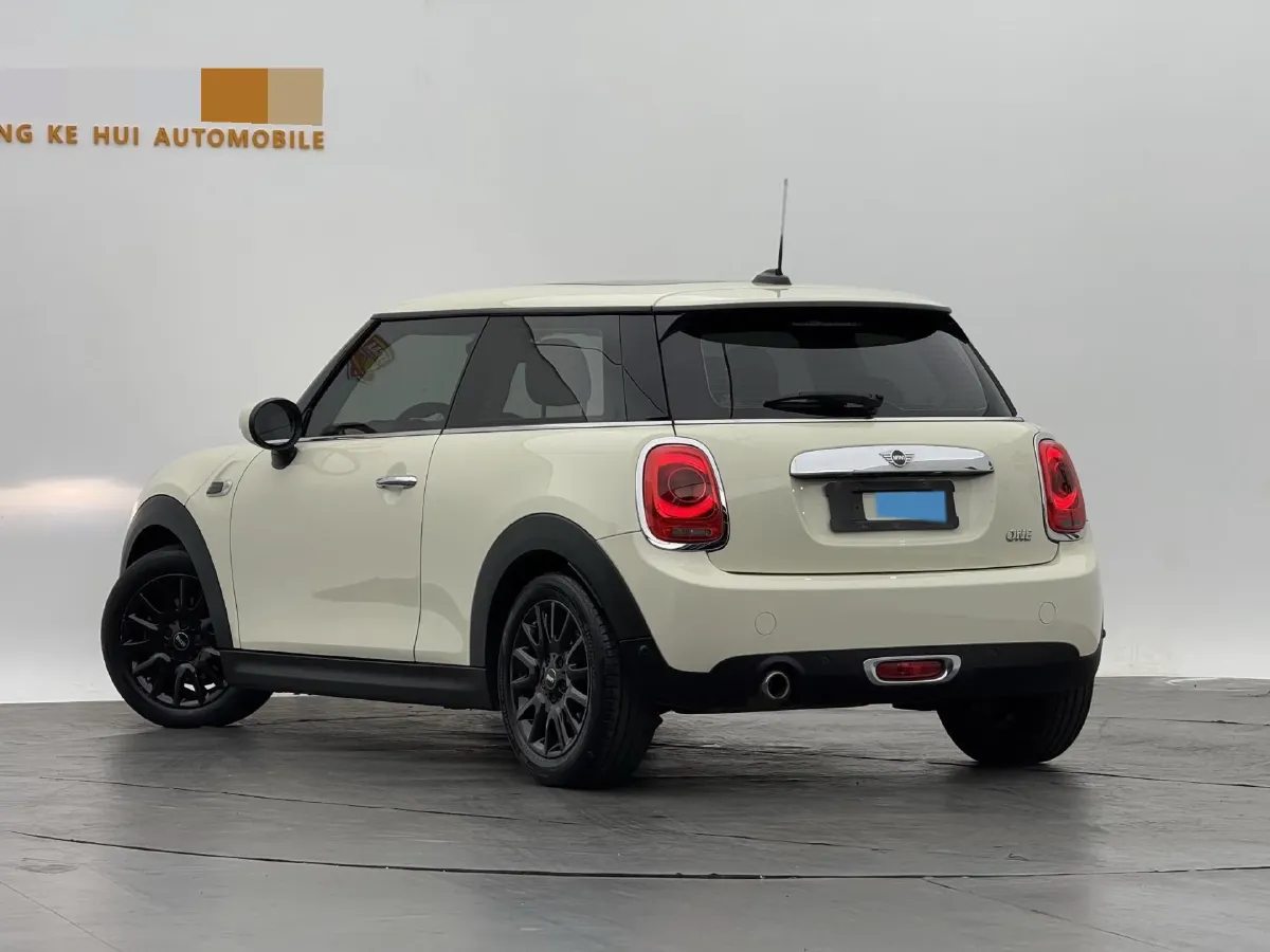 2021 MINI MINI 1.5T 102HP L3 7DCT,autocango,china used car exporter,china ev exporter,chinese used car exporter,chinese used ev exporter