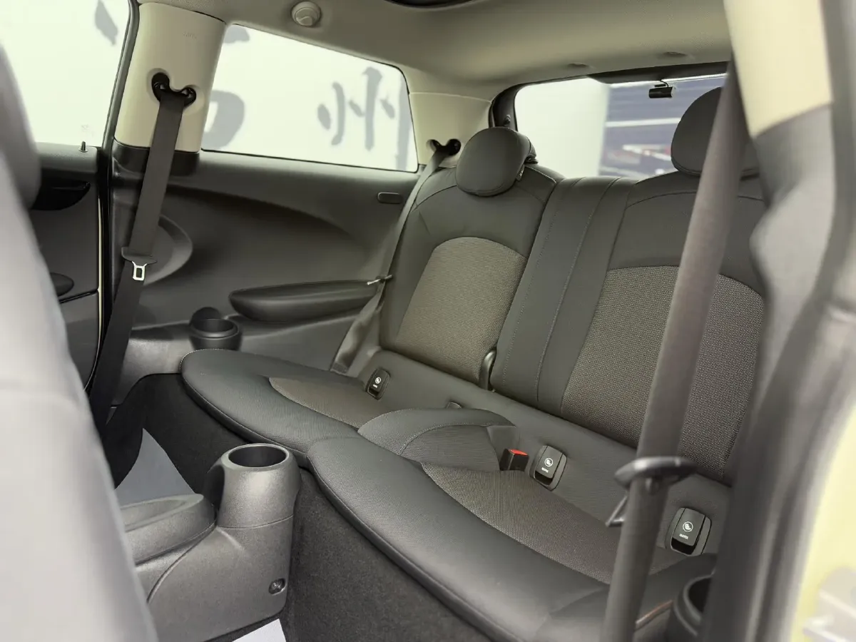 2021 MINI MINI 1.5T 102HP L3 7DCT,autocango,china used car exporter,china ev exporter,chinese used car exporter,chinese used ev exporter