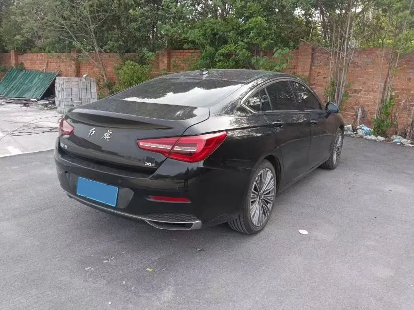 2022 HongQi H5 1.5T 169HP L4 7DCT,autocango,china used car exporter,china ev exporter,chinese used car exporter,chinese used ev exporter