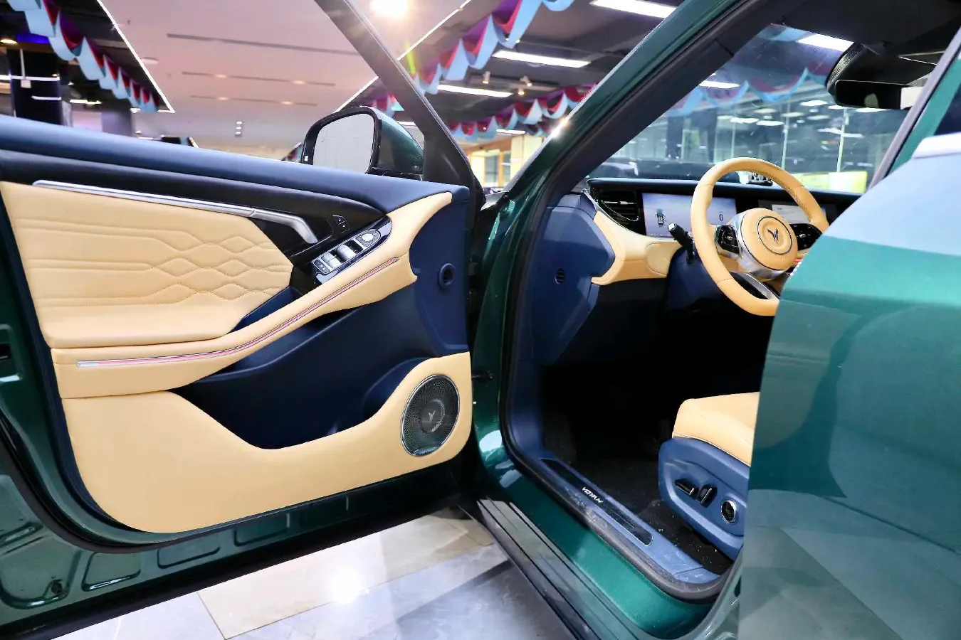 2024 Voyah FREE 1.5T 150HP L4 REEV 39.2KWH,autocango,china used car exporter,china ev exporter,chinese used car exporter,chinese used ev exporter