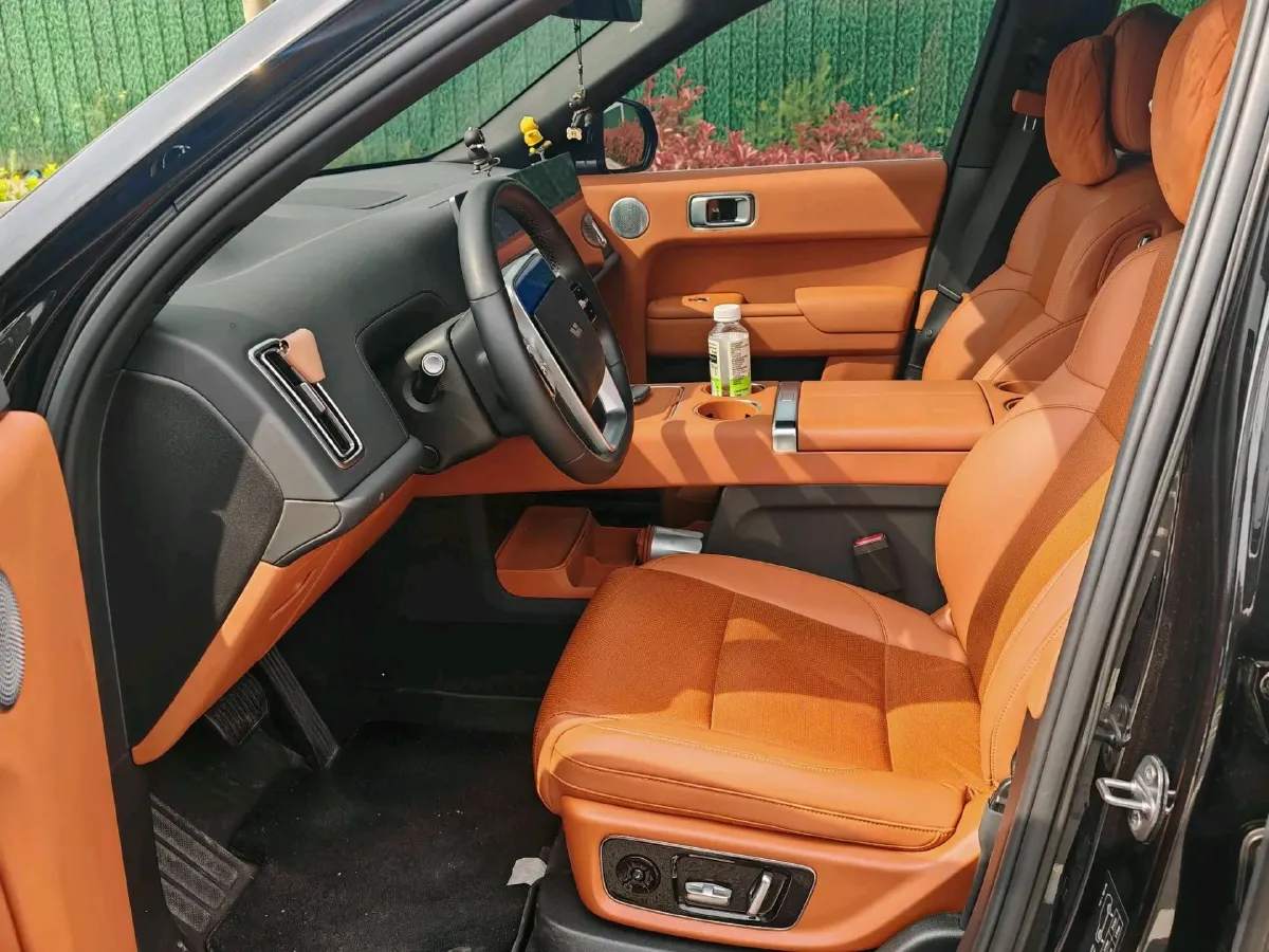 2025 Li L8 Range Extended 154HP REEV,autocango,china used car exporter,china ev exporter,chinese used car exporter,chinese used ev exporter