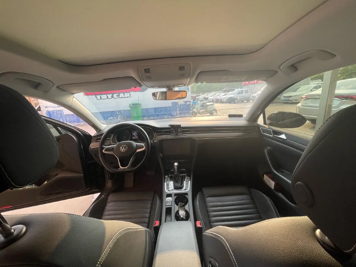 2020 Volkswagen Magotan 2.0T 186HP L4 7DCT,autocango,china used car exporter,china ev exporter,chinese used car exporter,chinese used ev exporter