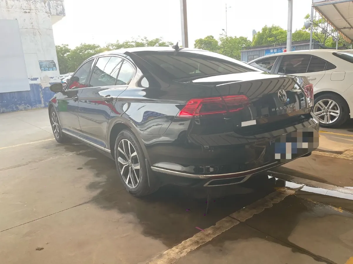 2020 Volkswagen Magotan 2.0T 186HP L4 7DCT,autocango,china used car exporter,china ev exporter,chinese used car exporter,chinese used ev exporter
