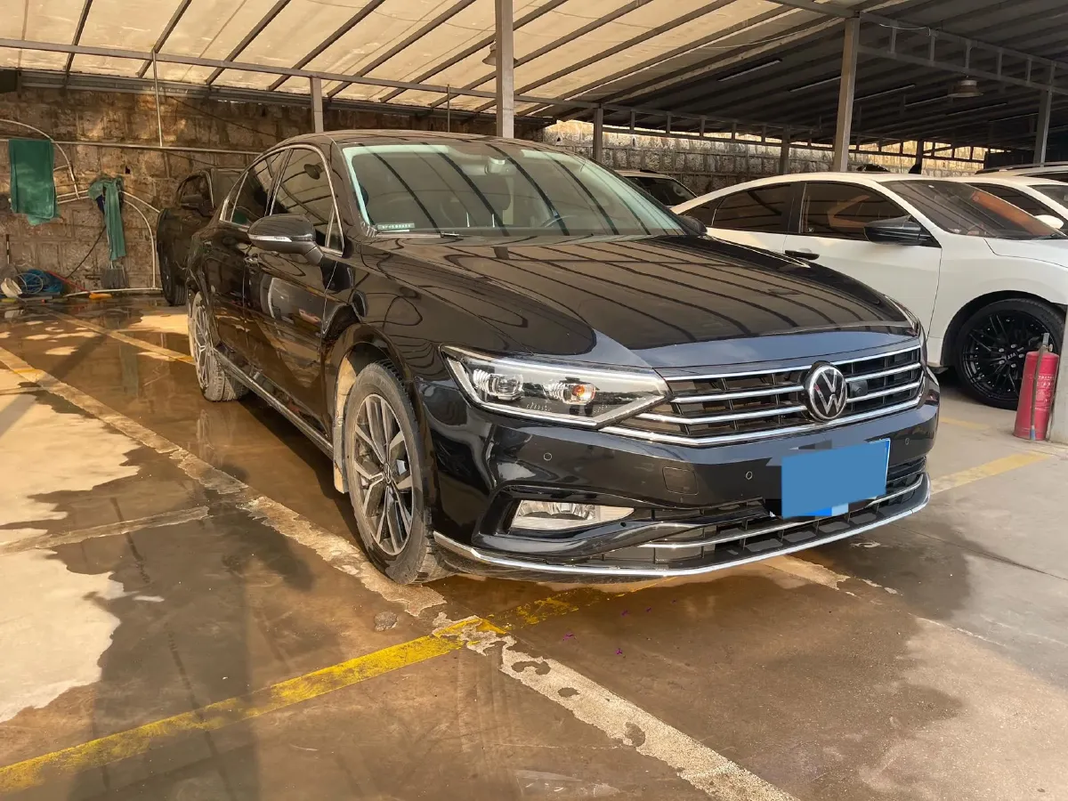 2020 Volkswagen Magotan 2.0T 186HP L4 7DCT,autocango,china used car exporter,china ev exporter,chinese used car exporter,chinese used ev exporter