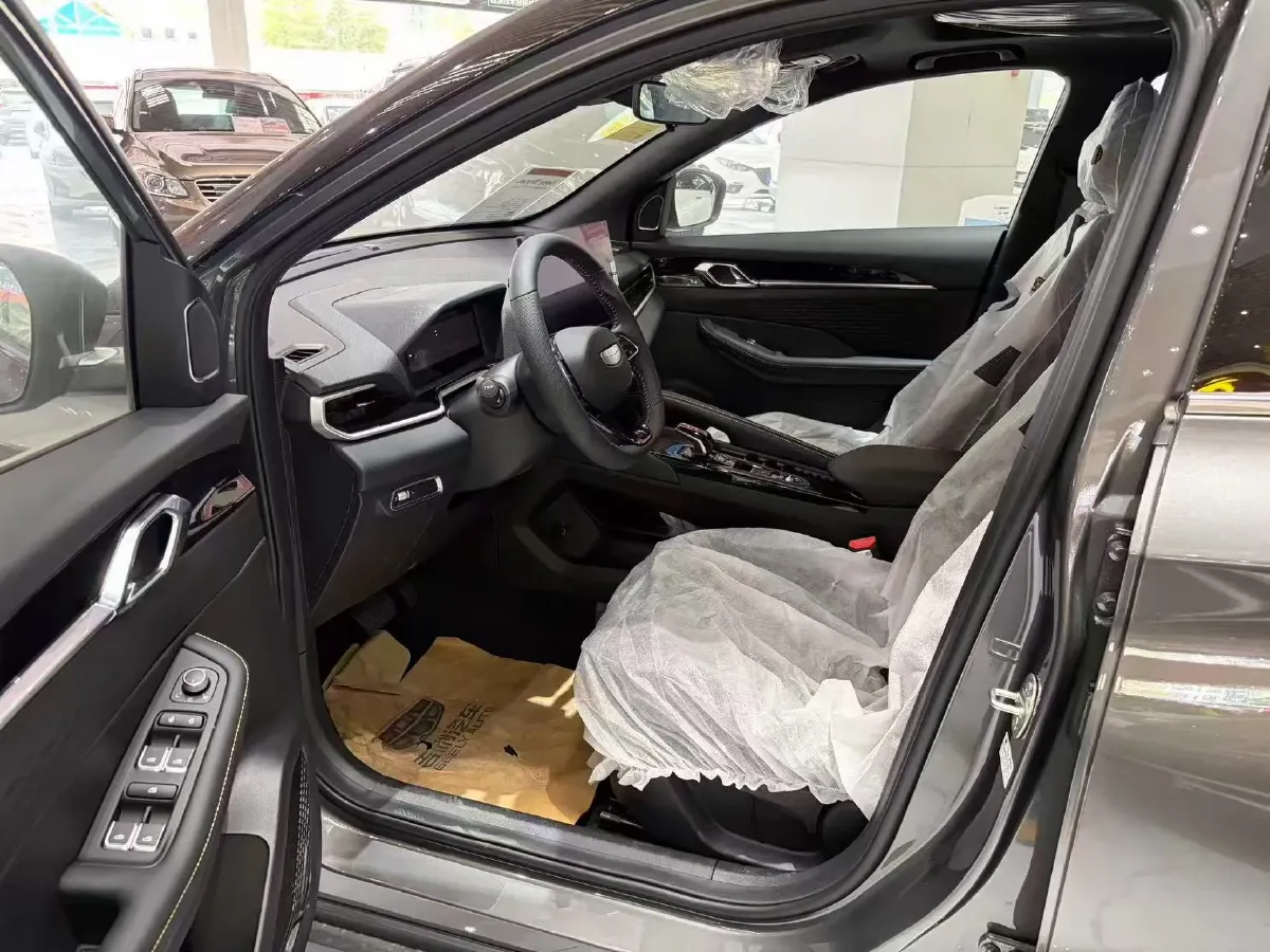 2025 Geely Coolray 1.5T 181HP L4 7DCT,autocango,china used car exporter,china ev exporter,chinese used car exporter,chinese used ev exporter