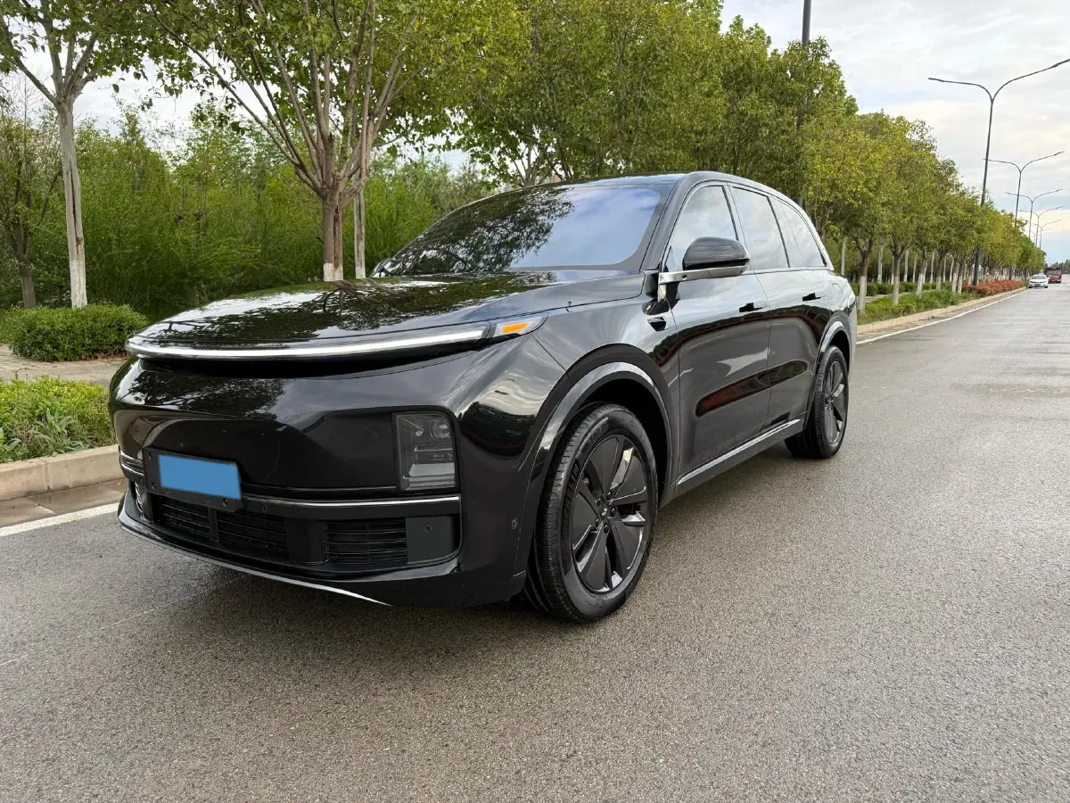 2024 Volvo S60 2.0T 197HP L4 7DCT,autocango,china used car exporter,china ev exporter,chinese used car exporter,chinese used ev exporter