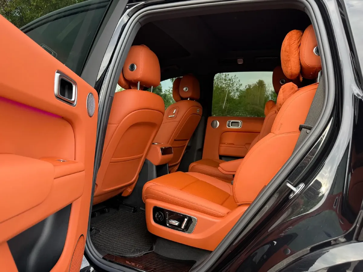 2024 Volvo S60 2.0T 197HP L4 7DCT,autocango,china used car exporter,china ev exporter,chinese used car exporter,chinese used ev exporter