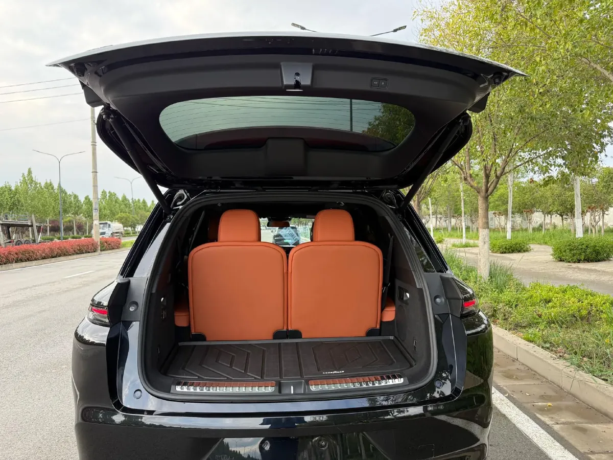 2024 Volvo S60 2.0T 197HP L4 7DCT,autocango,china used car exporter,china ev exporter,chinese used car exporter,chinese used ev exporter