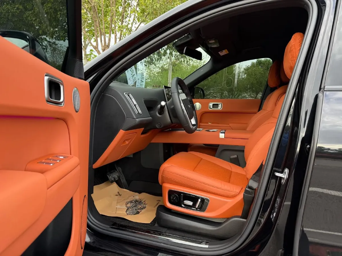 2024 Volvo S60 2.0T 197HP L4 7DCT,autocango,china used car exporter,china ev exporter,chinese used car exporter,chinese used ev exporter