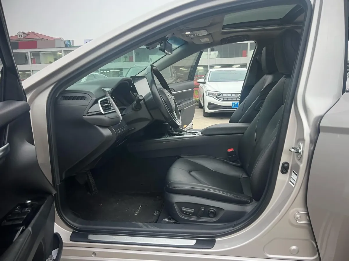 2023 Toyota Camry 2.5L 178HP L4 E-CVT Hybrid,autocango,china used car exporter,china ev exporter,chinese used car exporter,chinese used ev exporter