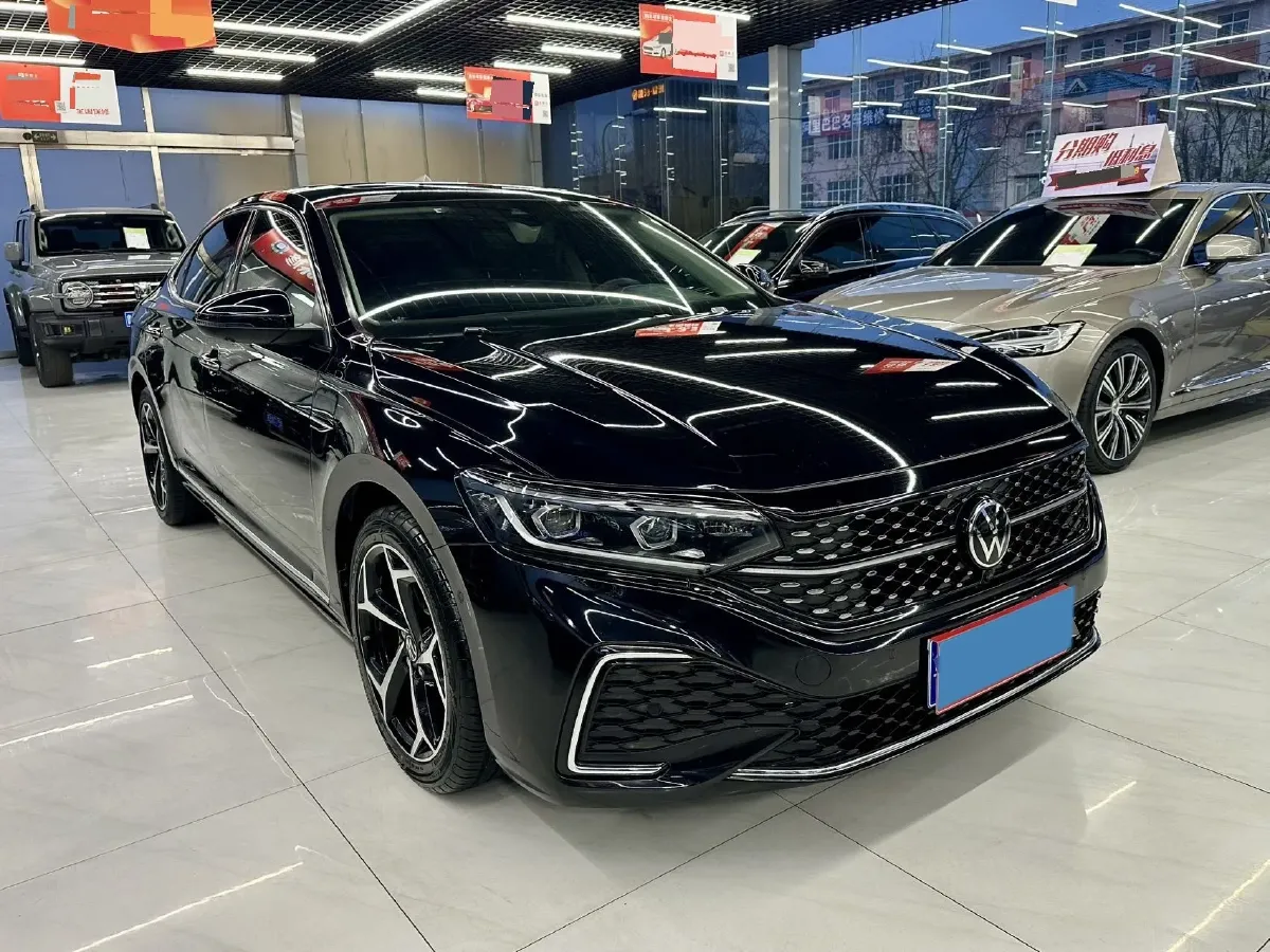 2023 Volkswagen Passat 2.0T 186HP L4 7DCT,autocango,china used car exporter,china ev exporter,chinese used car exporter,chinese used ev exporter