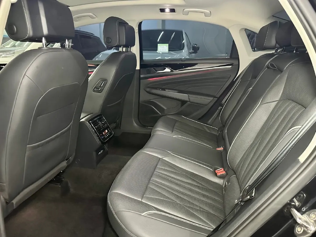 2023 Volkswagen Passat 2.0T 186HP L4 7DCT,autocango,china used car exporter,china ev exporter,chinese used car exporter,chinese used ev exporter