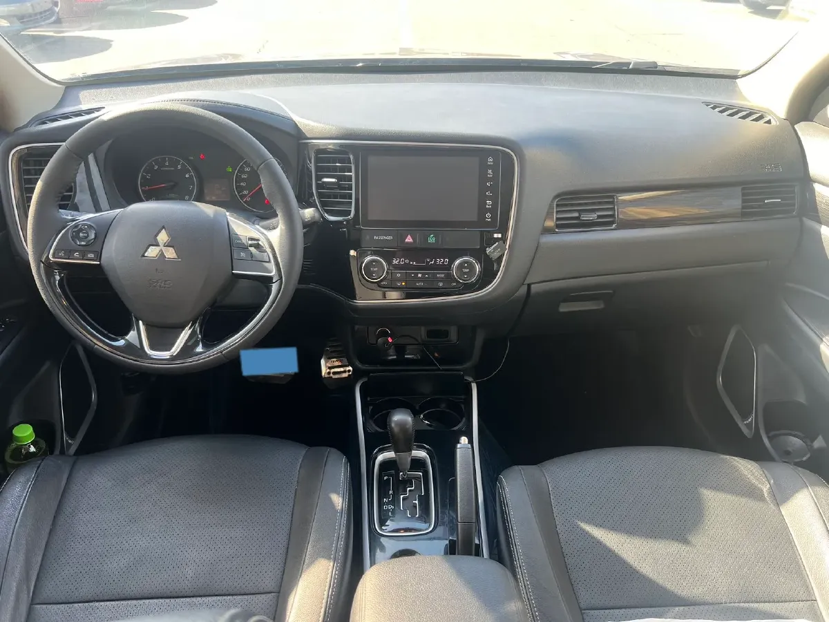 2018 Mitsubishi Outlander 2.0L 166HP L4 CVT,autocango,china used car exporter,china ev exporter,chinese used car exporter,chinese used ev exporter