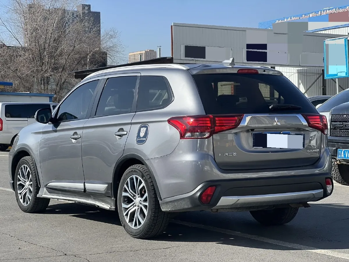 2018 Mitsubishi Outlander 2.0L 166HP L4 CVT,autocango,china used car exporter,china ev exporter,chinese used car exporter,chinese used ev exporter