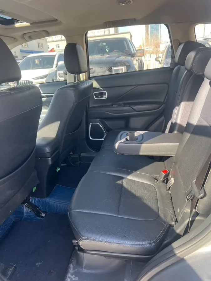 2018 Mitsubishi Outlander 2.0L 166HP L4 CVT,autocango,china used car exporter,china ev exporter,chinese used car exporter,chinese used ev exporter