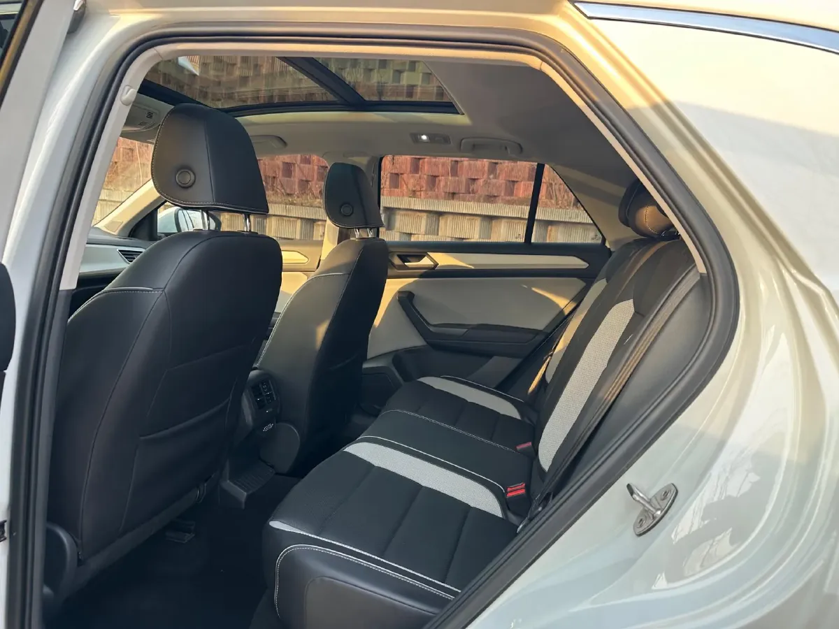 2023 Volkswagen T-Roc 1.4T 150HP L4 7DCT,autocango,china used car exporter,china ev exporter,chinese used car exporter,chinese used ev exporter