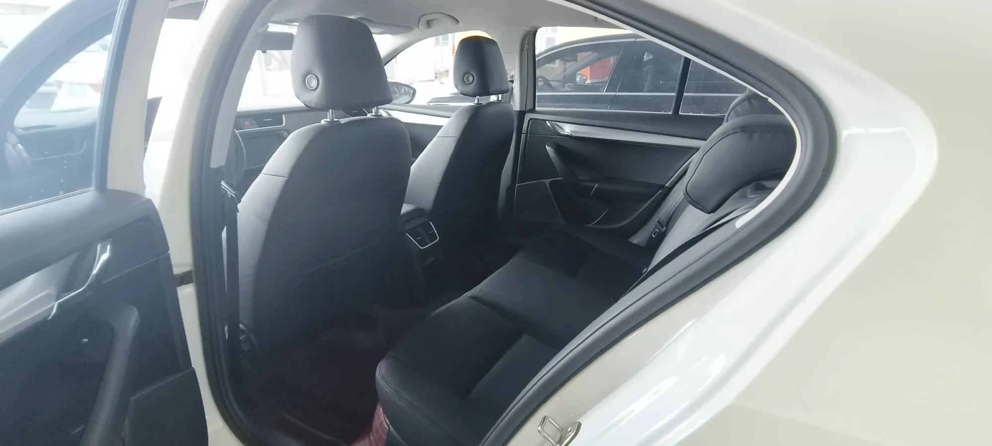 2018 Skoda Octavia 1.2T 116HP L4 7DCT,autocango,china used car exporter,china ev exporter,chinese used car exporter,chinese used ev exporter