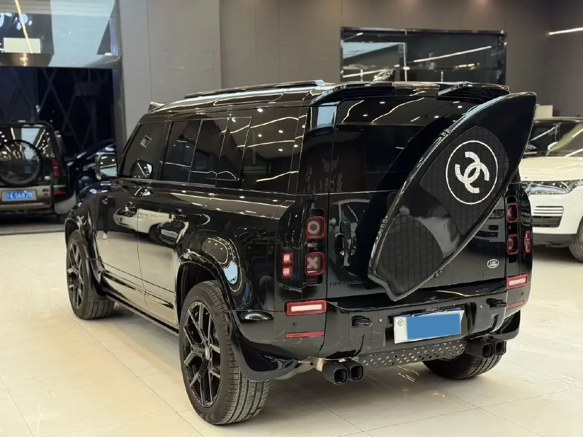 2025 Land Rover Defender 3.0T 400HP L6 8AT,autocango,china used car exporter,china ev exporter,chinese used car exporter,chinese used ev exporter