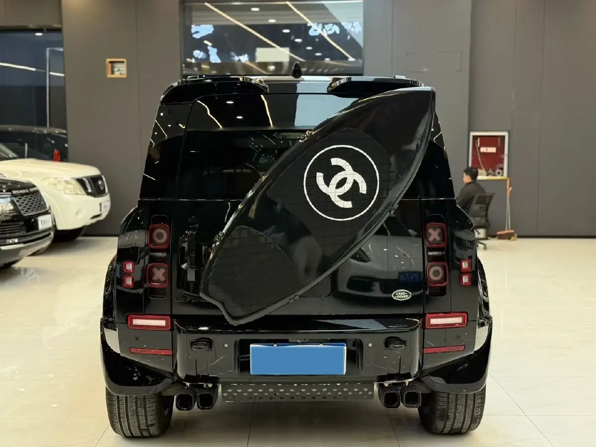 2025 Land Rover Defender 3.0T 400HP L6 8AT,autocango,china used car exporter,china ev exporter,chinese used car exporter,chinese used ev exporter