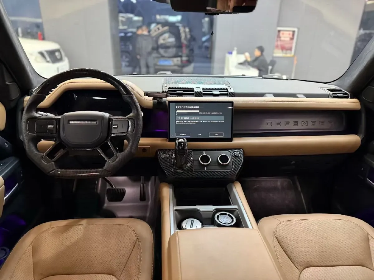 2025 Land Rover Defender 3.0T 400HP L6 8AT,autocango,china used car exporter,china ev exporter,chinese used car exporter,chinese used ev exporter
