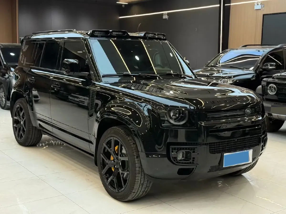2025 Land Rover Defender 3.0T 400HP L6 8AT,autocango,china used car exporter,china ev exporter,chinese used car exporter,chinese used ev exporter
