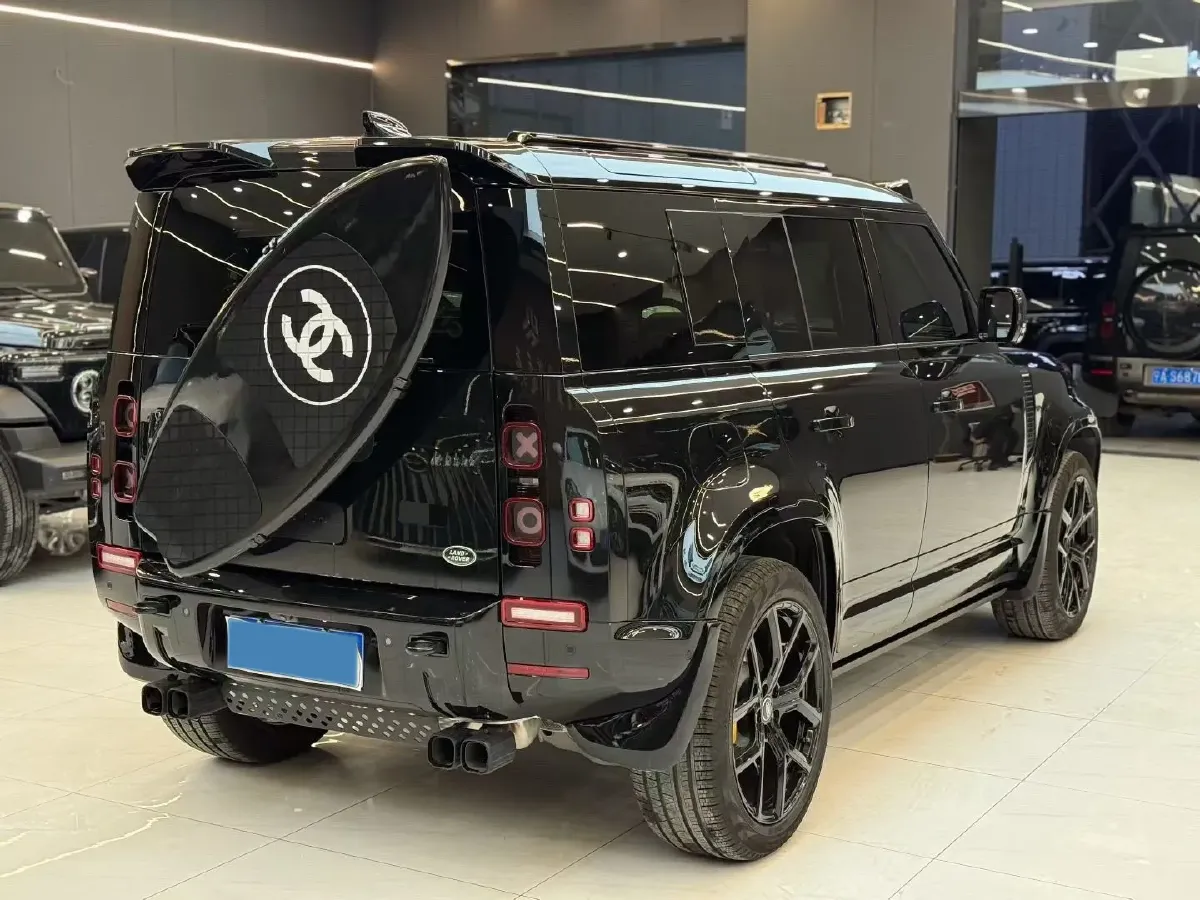 2025 Land Rover Defender 3.0T 400HP L6 8AT,autocango,china used car exporter,china ev exporter,chinese used car exporter,chinese used ev exporter