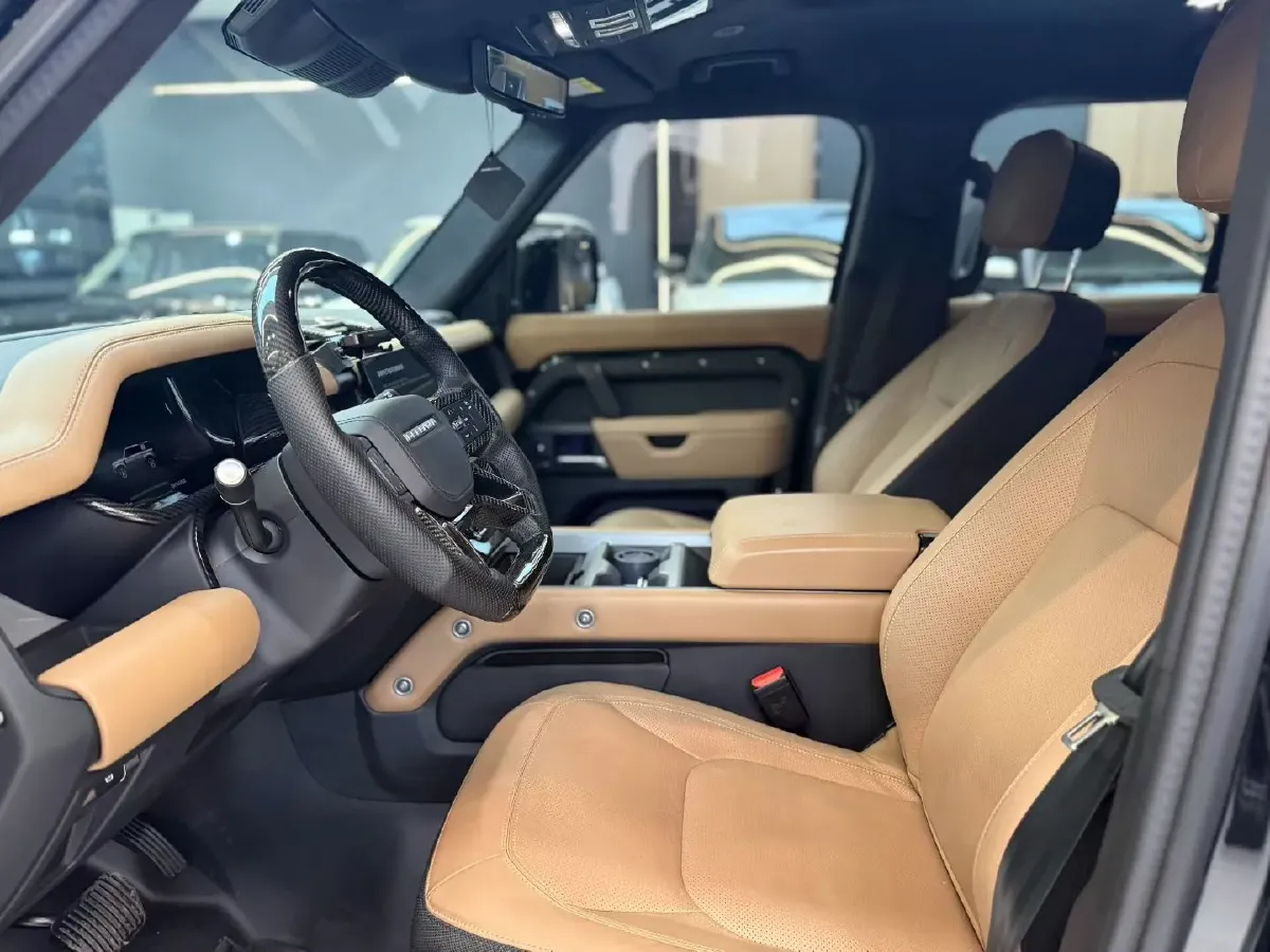 2025 Land Rover Defender 3.0T 400HP L6 8AT,autocango,china used car exporter,china ev exporter,chinese used car exporter,chinese used ev exporter