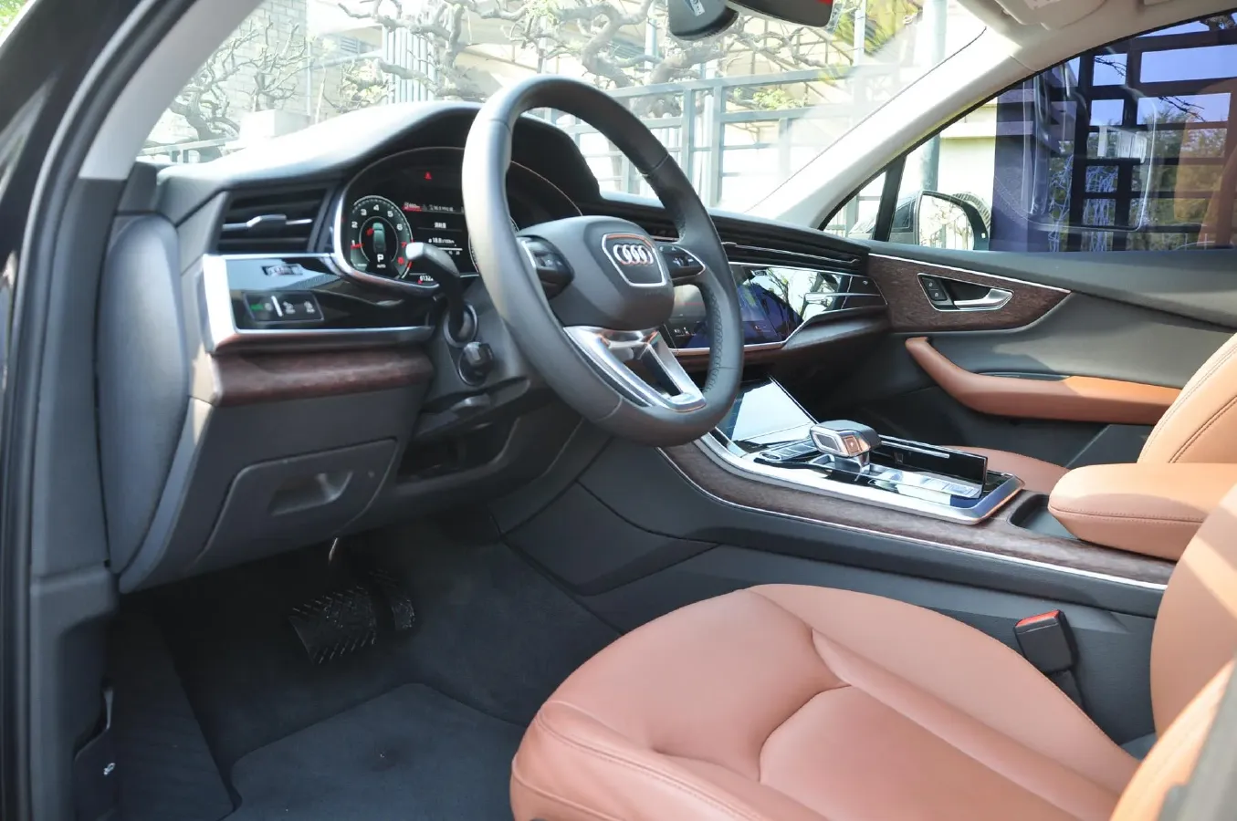 2021 Audi Q7 2.0T 245HP L4 8AT,autocango,china used car exporter,china ev exporter,chinese used car exporter,chinese used ev exporter