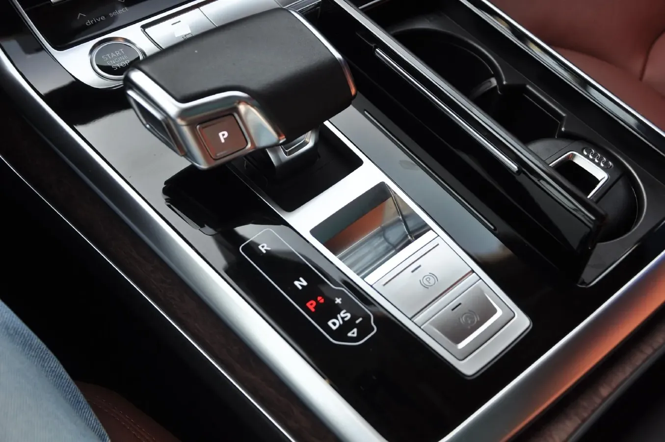 2021 Audi Q7 2.0T 245HP L4 8AT,autocango,china used car exporter,china ev exporter,chinese used car exporter,chinese used ev exporter