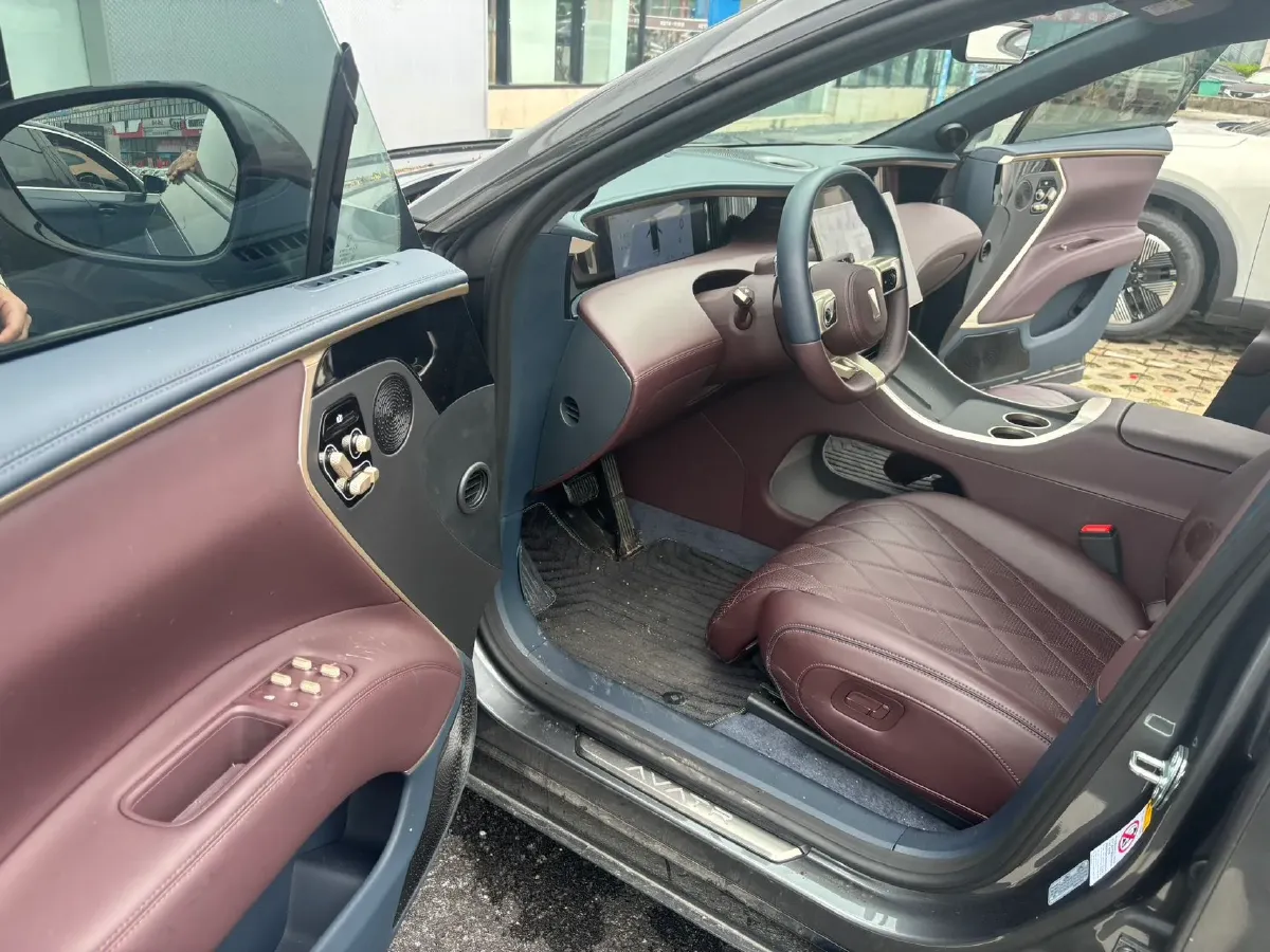 2025 Avatr 11 1.5T 156HP L4 REEV,autocango,china used car exporter,china ev exporter,chinese used car exporter,chinese used ev exporter