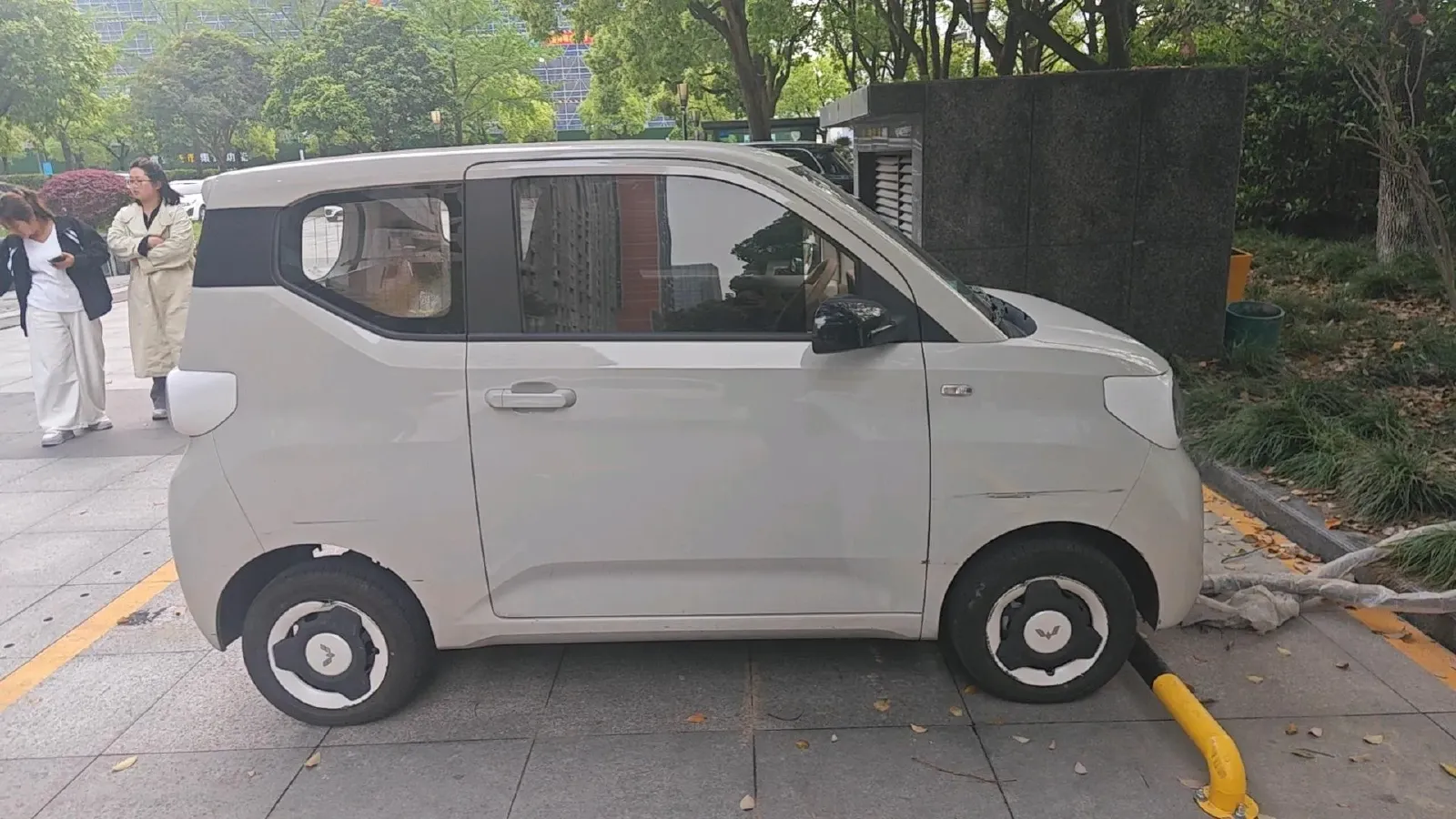 2024 WuLing HongGuang MINI EV BEV 17.3KWH,autocango,china used car exporter,china ev exporter,chinese used car exporter,chinese used ev exporter