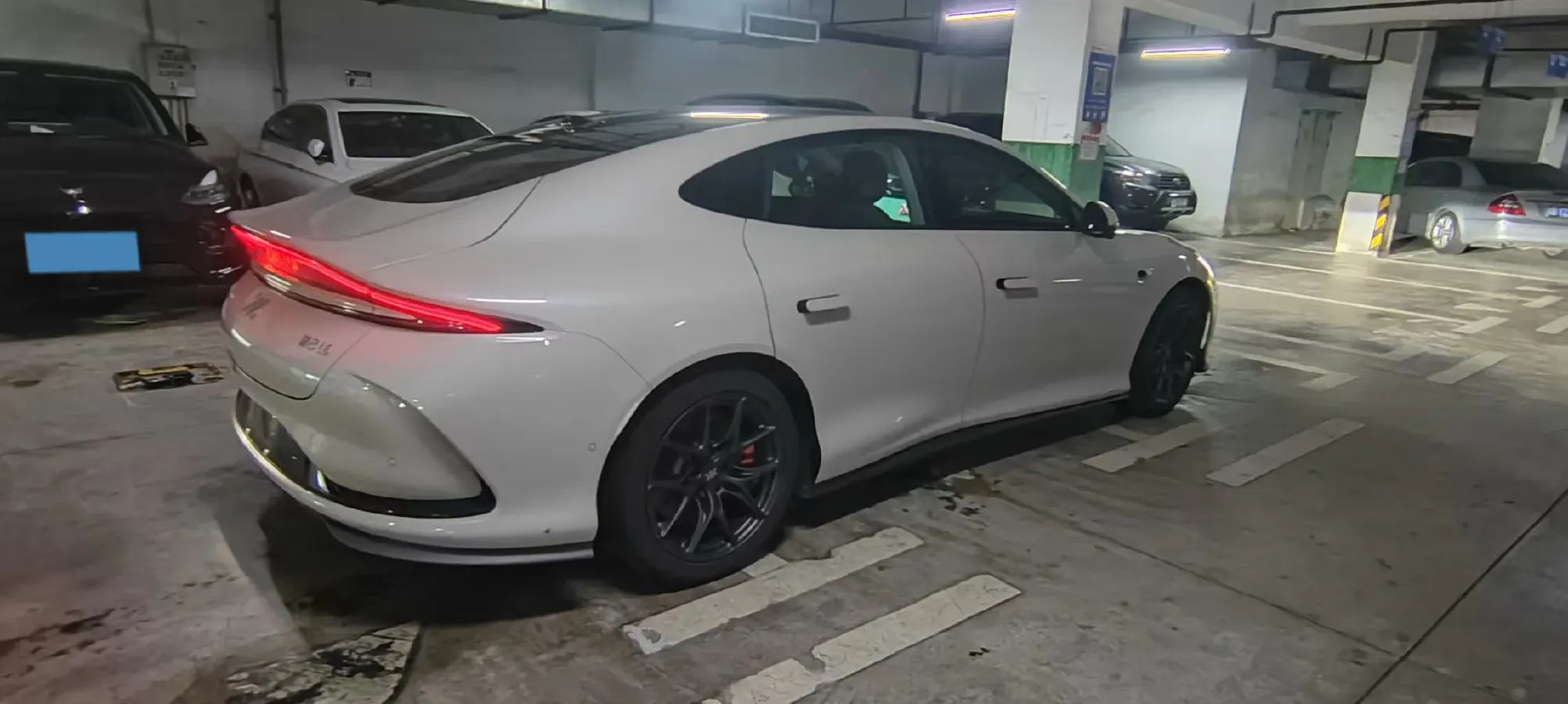 2024 IM L6 BEV 75KWH,autocango,china used car exporter,china ev exporter,chinese used car exporter,chinese used ev exporter