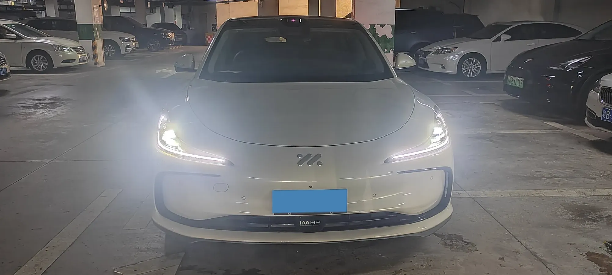 2024 IM L6 BEV 75KWH,autocango,china used car exporter,china ev exporter,chinese used car exporter,chinese used ev exporter