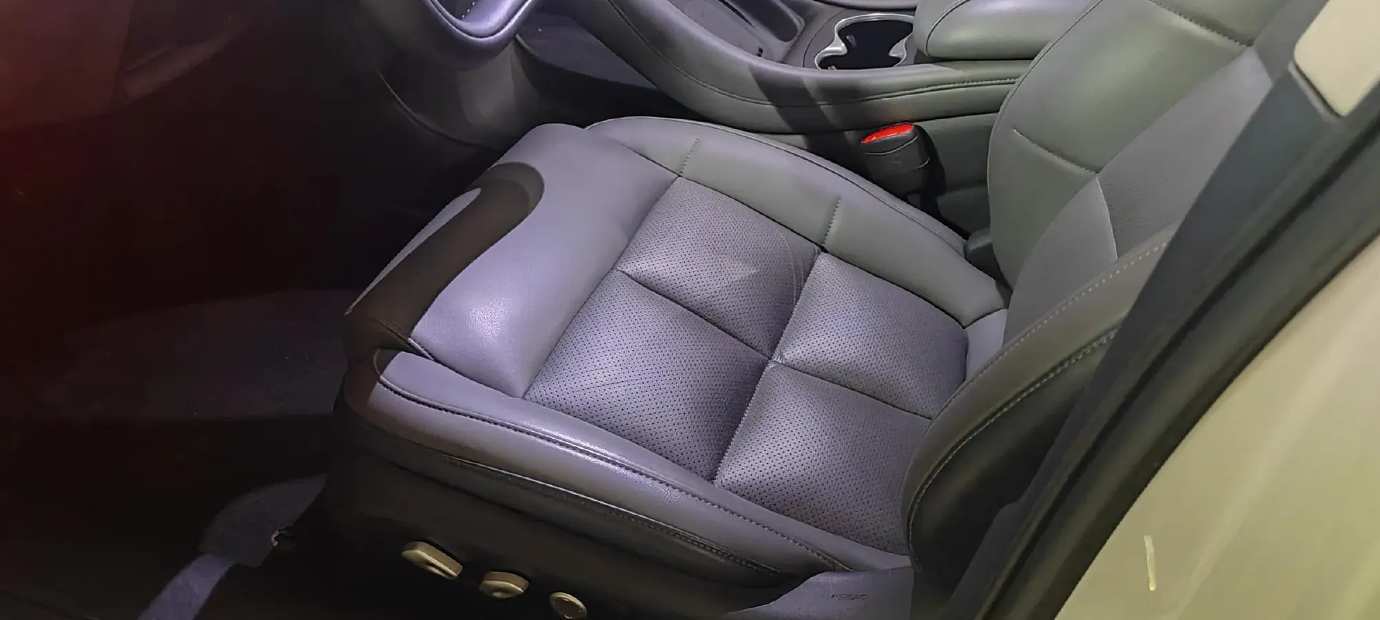 2024 IM L6 BEV 75KWH,autocango,china used car exporter,china ev exporter,chinese used car exporter,chinese used ev exporter