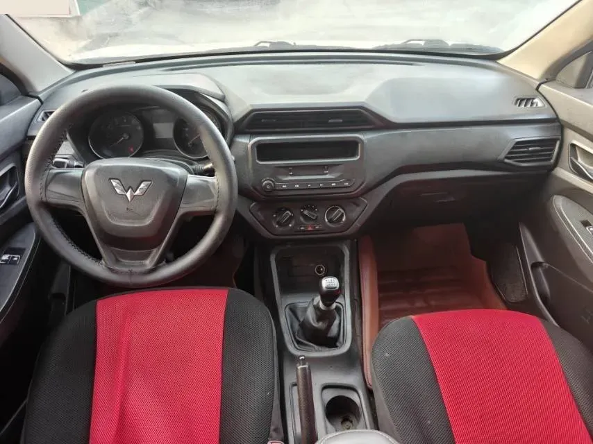 2019 WuLing HongGuang 1.5L 99HP L4 6MT,autocango,china used car exporter,china ev exporter,chinese used car exporter,chinese used ev exporter