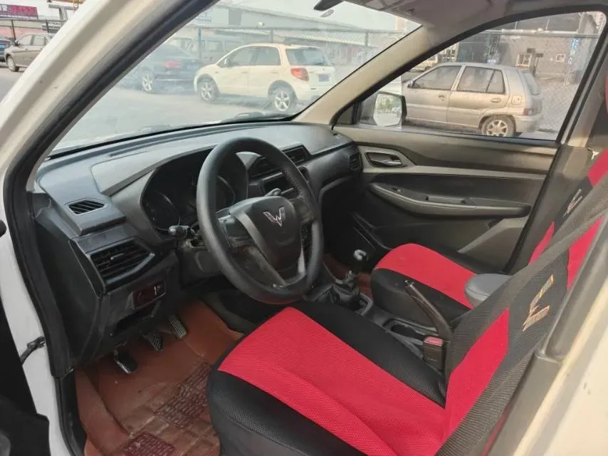 2019 WuLing HongGuang 1.5L 99HP L4 6MT,autocango,china used car exporter,china ev exporter,chinese used car exporter,chinese used ev exporter