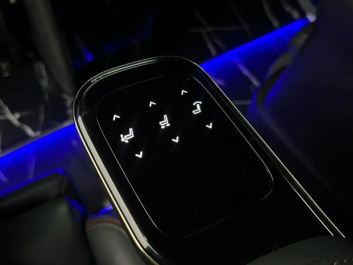 2023 GAC Trumpchi M8 2.0T 190HP L4 E-CVT Hybrid,autocango,china used car exporter,china ev exporter,chinese used car exporter,chinese used ev exporter