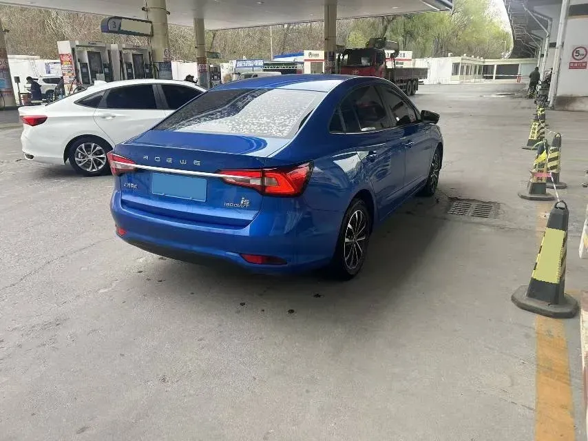 2020 Roewe i5 1.5L 120HP L4 CVT,autocango,china used car exporter,china ev exporter,chinese used car exporter,chinese used ev exporter