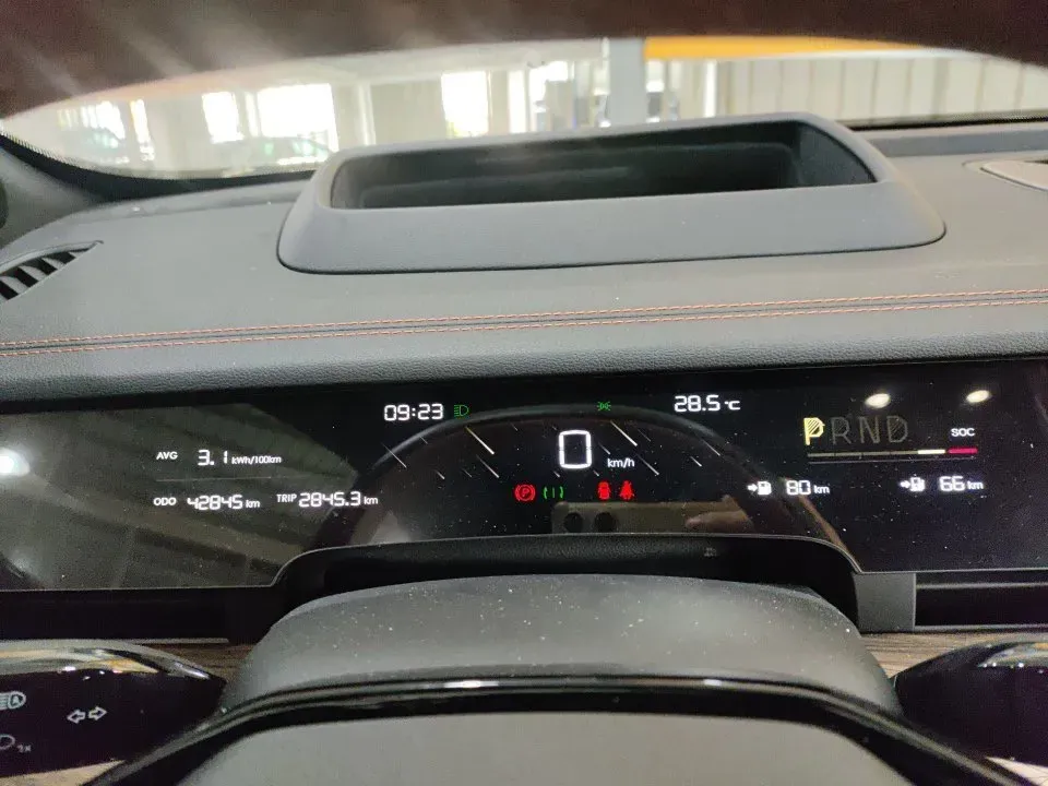 2022 Jeep Grand Commander 2.0T 234HP L4 9AT,autocango,china used car exporter,china ev exporter,chinese used car exporter,chinese used ev exporter