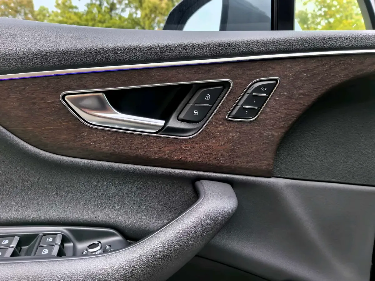 2020 Audi Q7 3.0T 340HP V6 8AT,autocango,china used car exporter,china ev exporter,chinese used car exporter,chinese used ev exporter