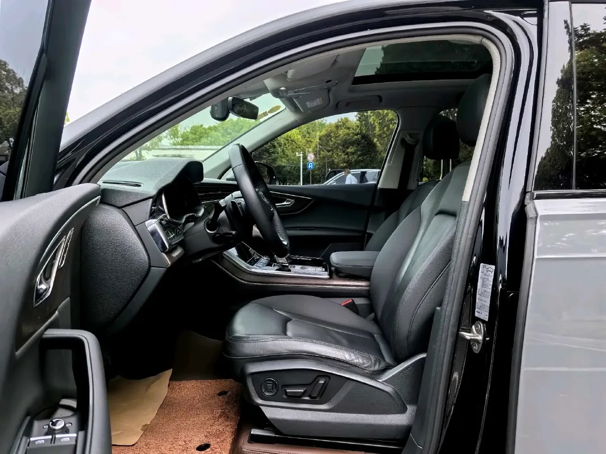 2020 Audi Q7 3.0T 340HP V6 8AT,autocango,china used car exporter,china ev exporter,chinese used car exporter,chinese used ev exporter