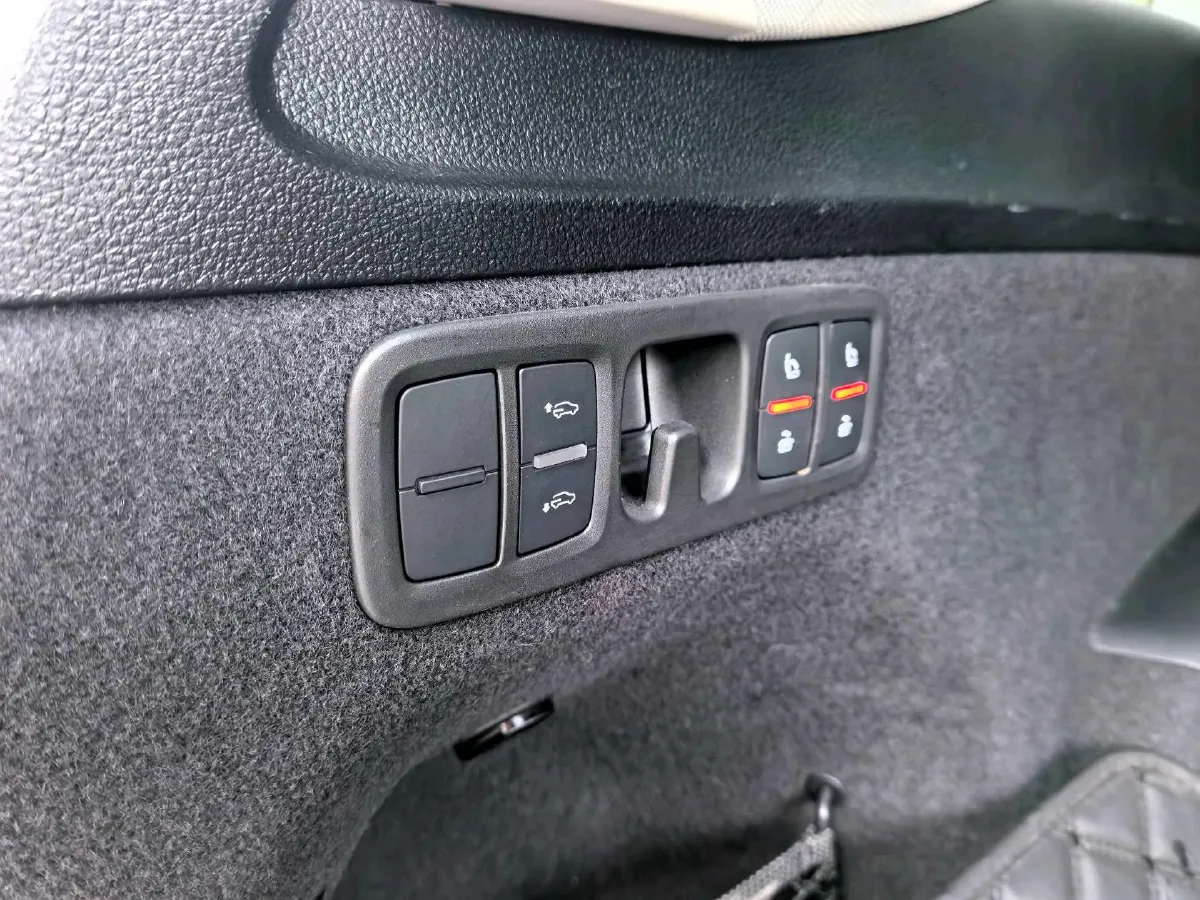 2020 Audi Q7 3.0T 340HP V6 8AT,autocango,china used car exporter,china ev exporter,chinese used car exporter,chinese used ev exporter