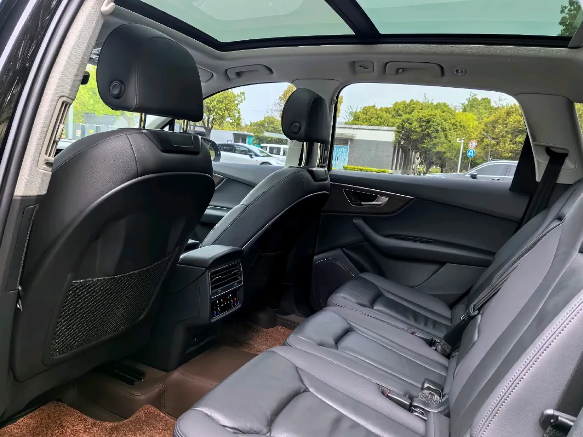 2020 Audi Q7 3.0T 340HP V6 8AT,autocango,china used car exporter,china ev exporter,chinese used car exporter,chinese used ev exporter