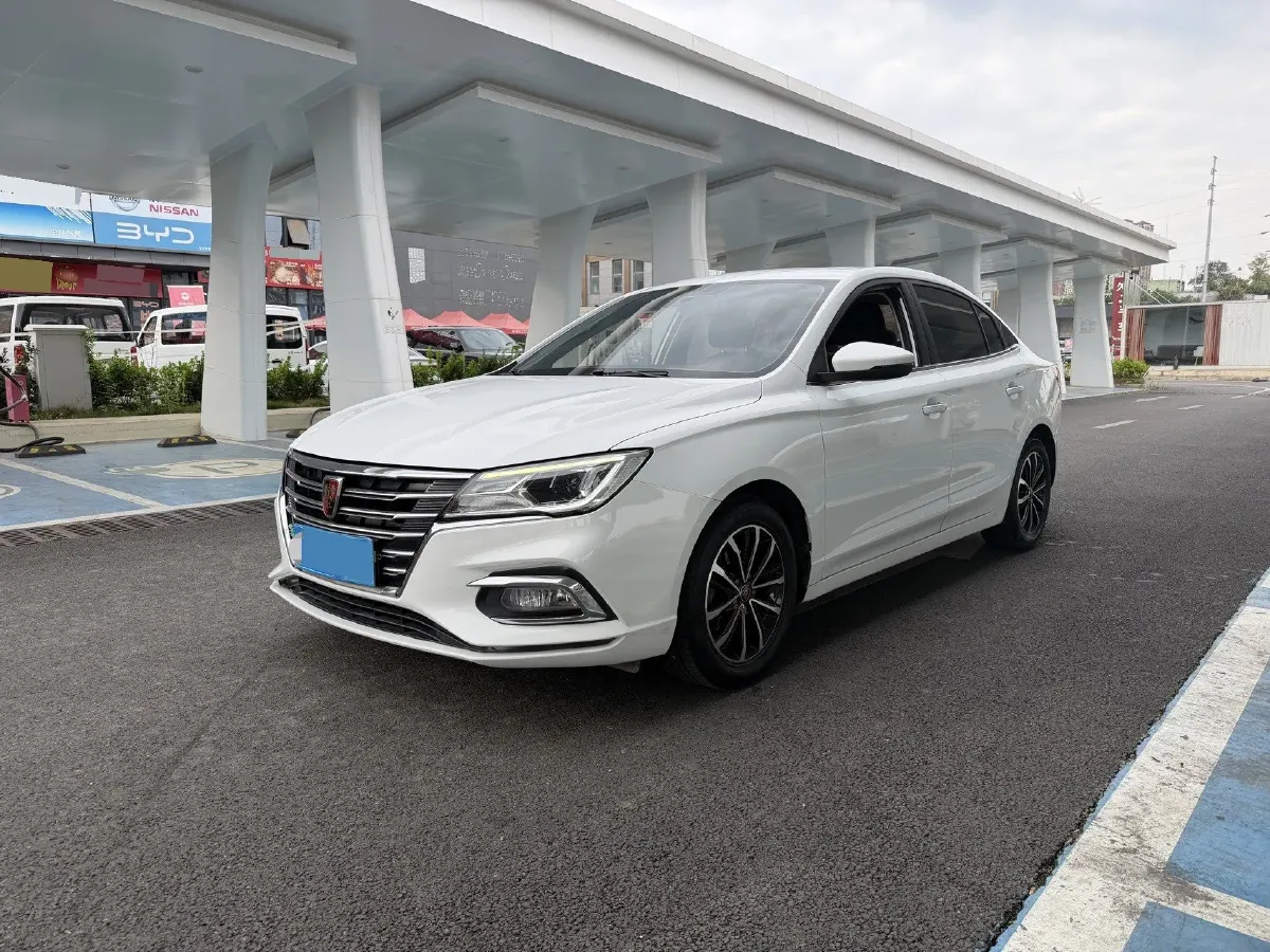 2020 Roewe i5 1.5L 120HP L4 5MT,autocango,china used car exporter,china ev exporter,chinese used car exporter,chinese used ev exporter